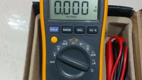 全行业电压检测实操指南：万用表测电压从入门到精通（适配工厂汽车家电维修场景，安全排查必备）